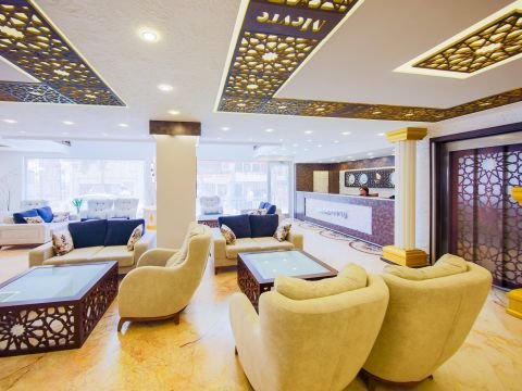 Lobby & Reception