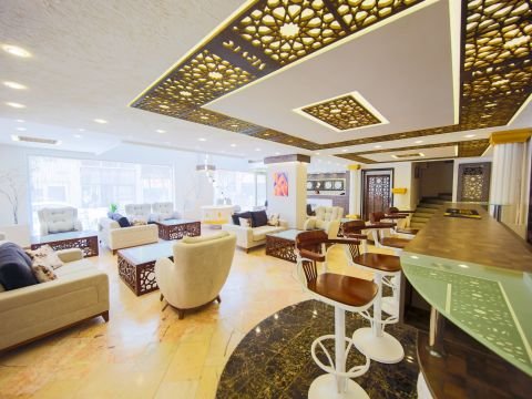 Lobby & Reception